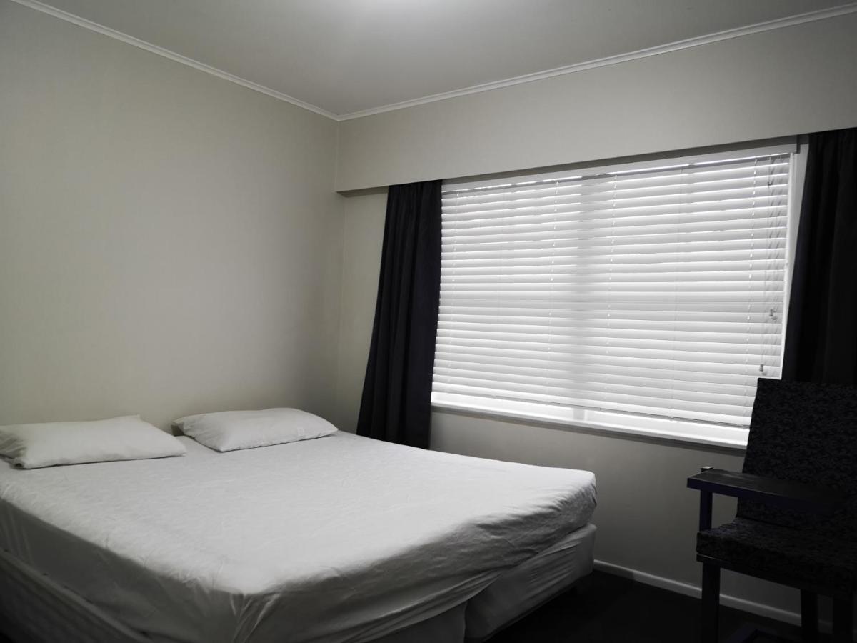 Cheerful 4 Bedroom Holiday home