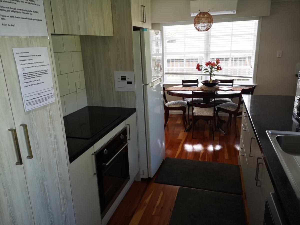 Cheerful 4 Bedroom Holiday home