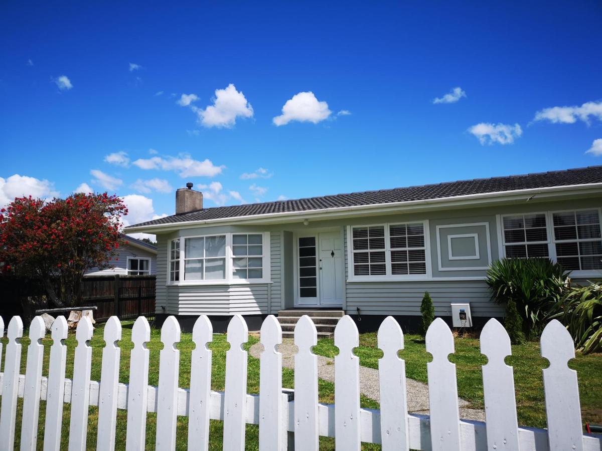 Cheerful 4 Bedroom Holiday home *