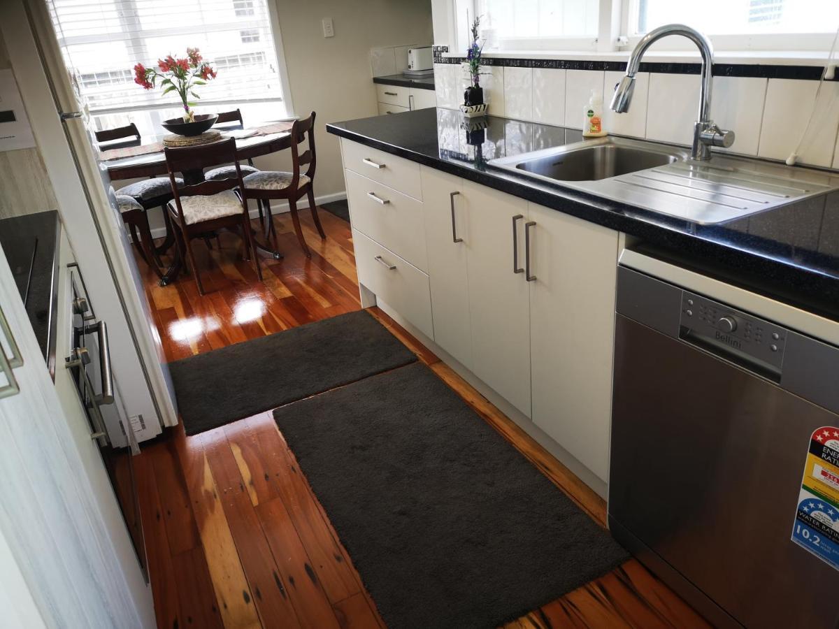 Cheerful 4 Bedroom Holiday home Rotorua