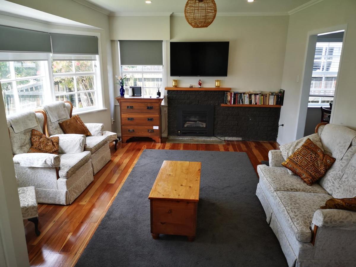 Cheerful 4 Bedroom Holiday home
